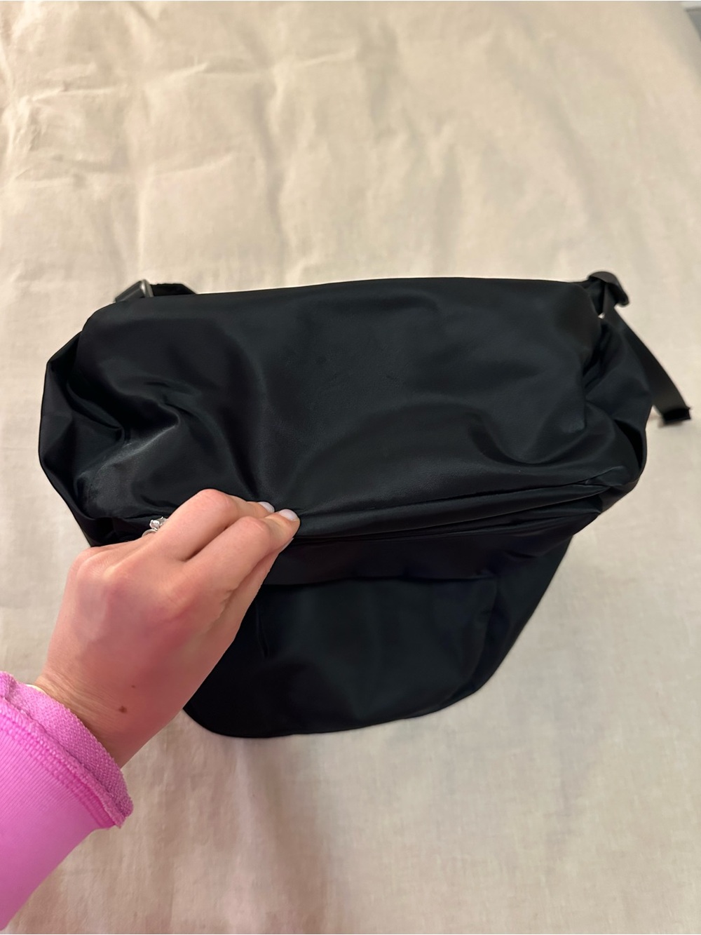 lululemon Black Everyday Backpack - Picture 6 of 7